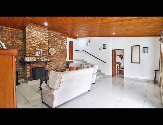 5 BEDROOM HOUSE FOR SALE IN ORIENT HEIGHTS